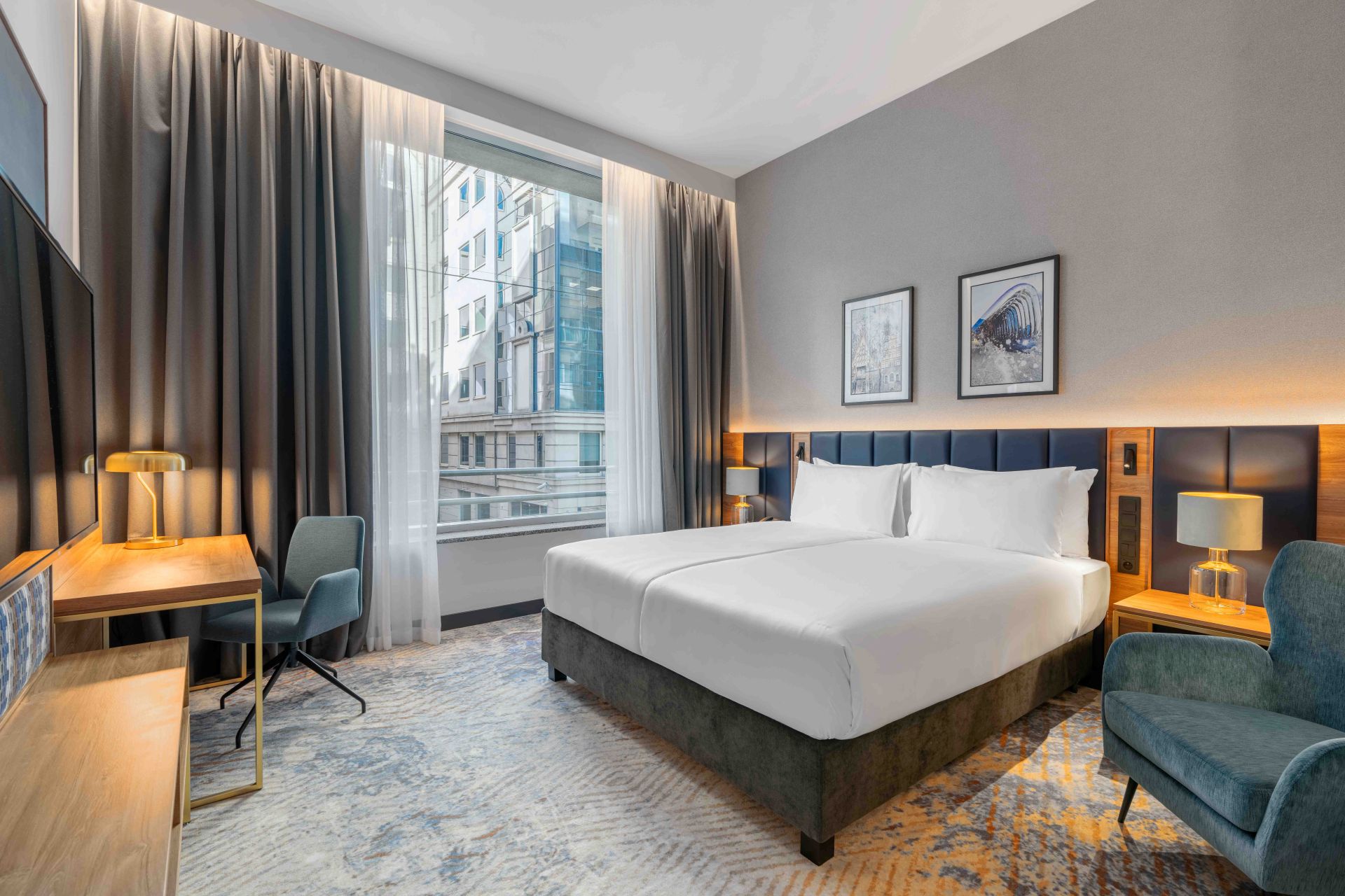 Business King Room