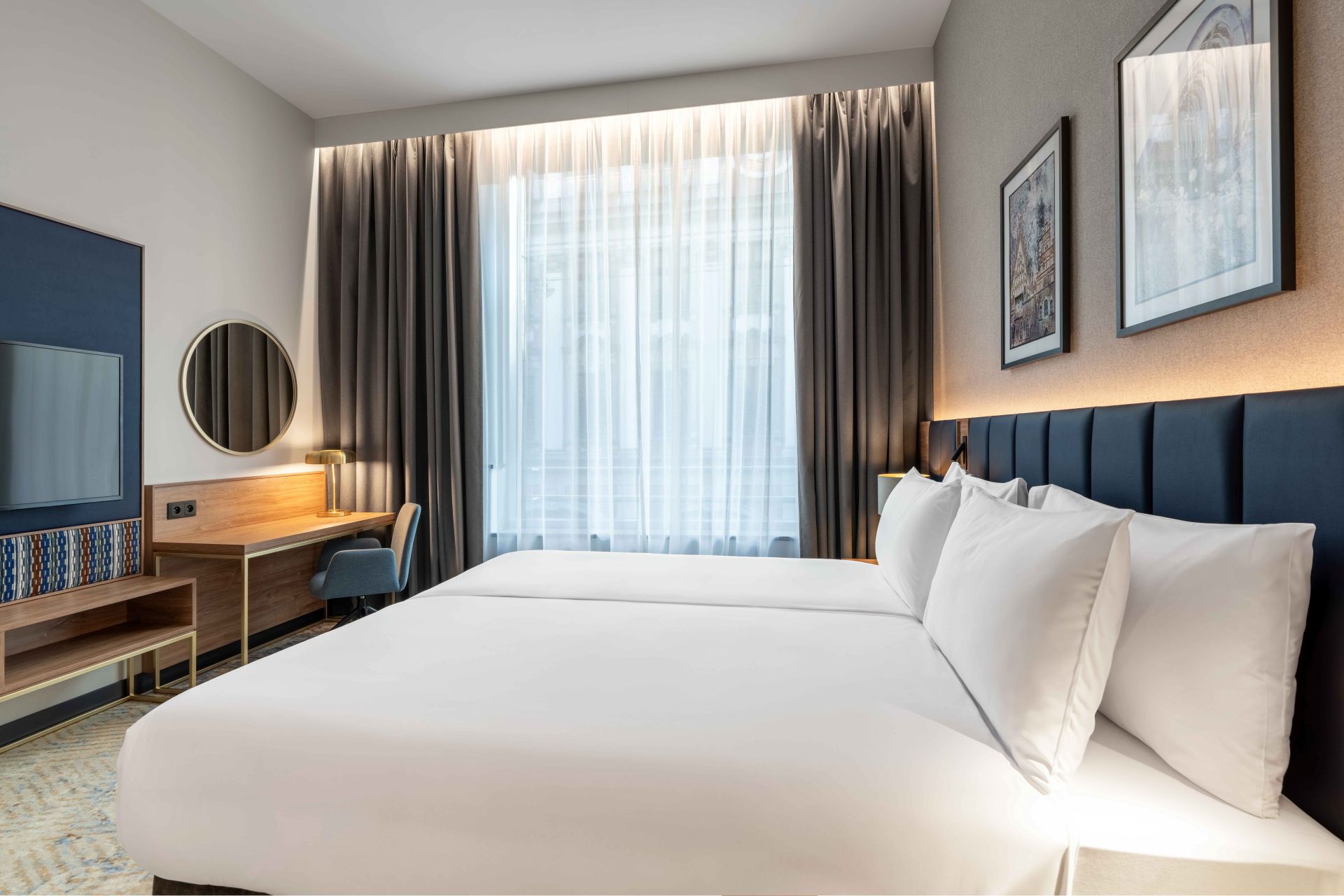 Business King Room