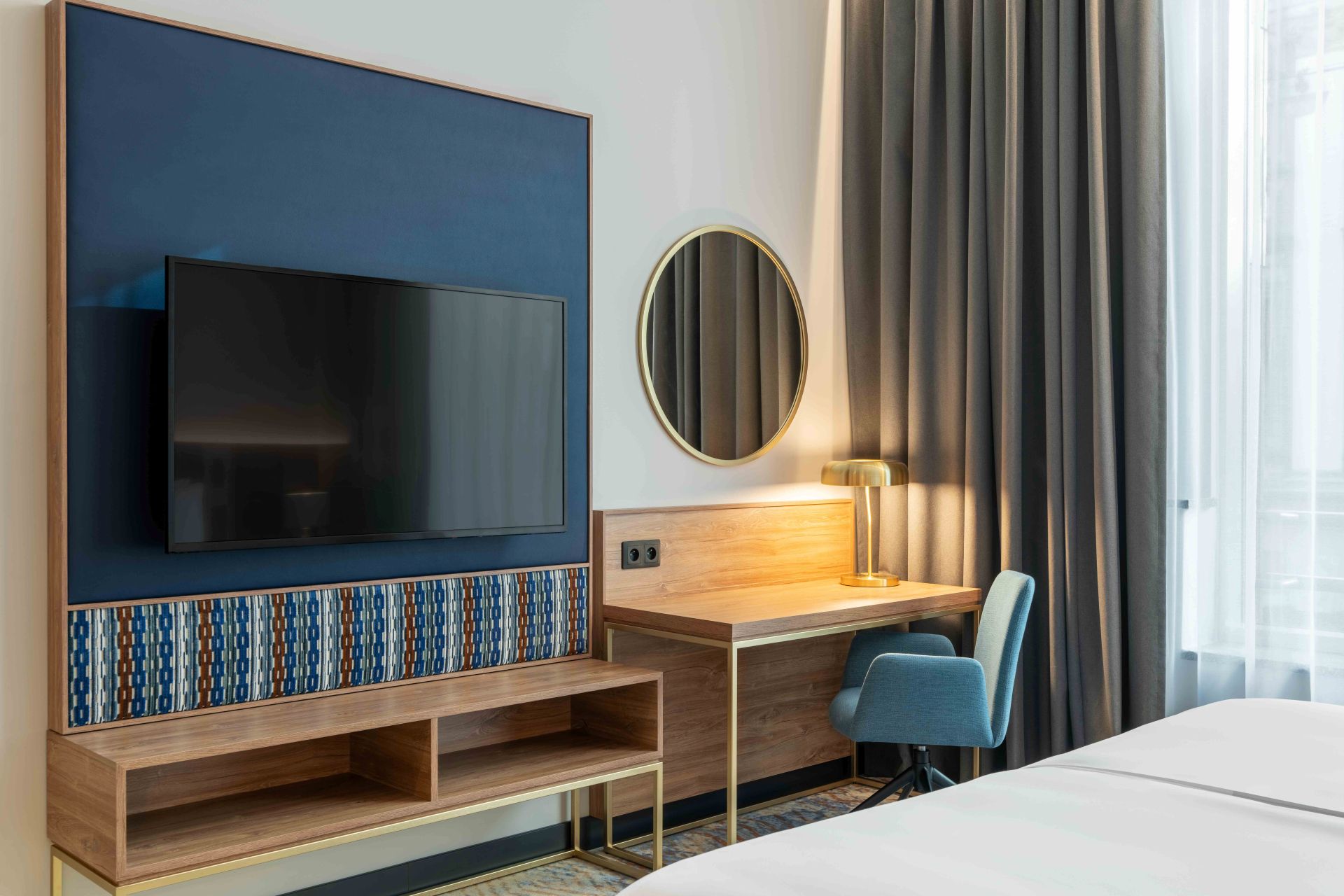 Business King Room