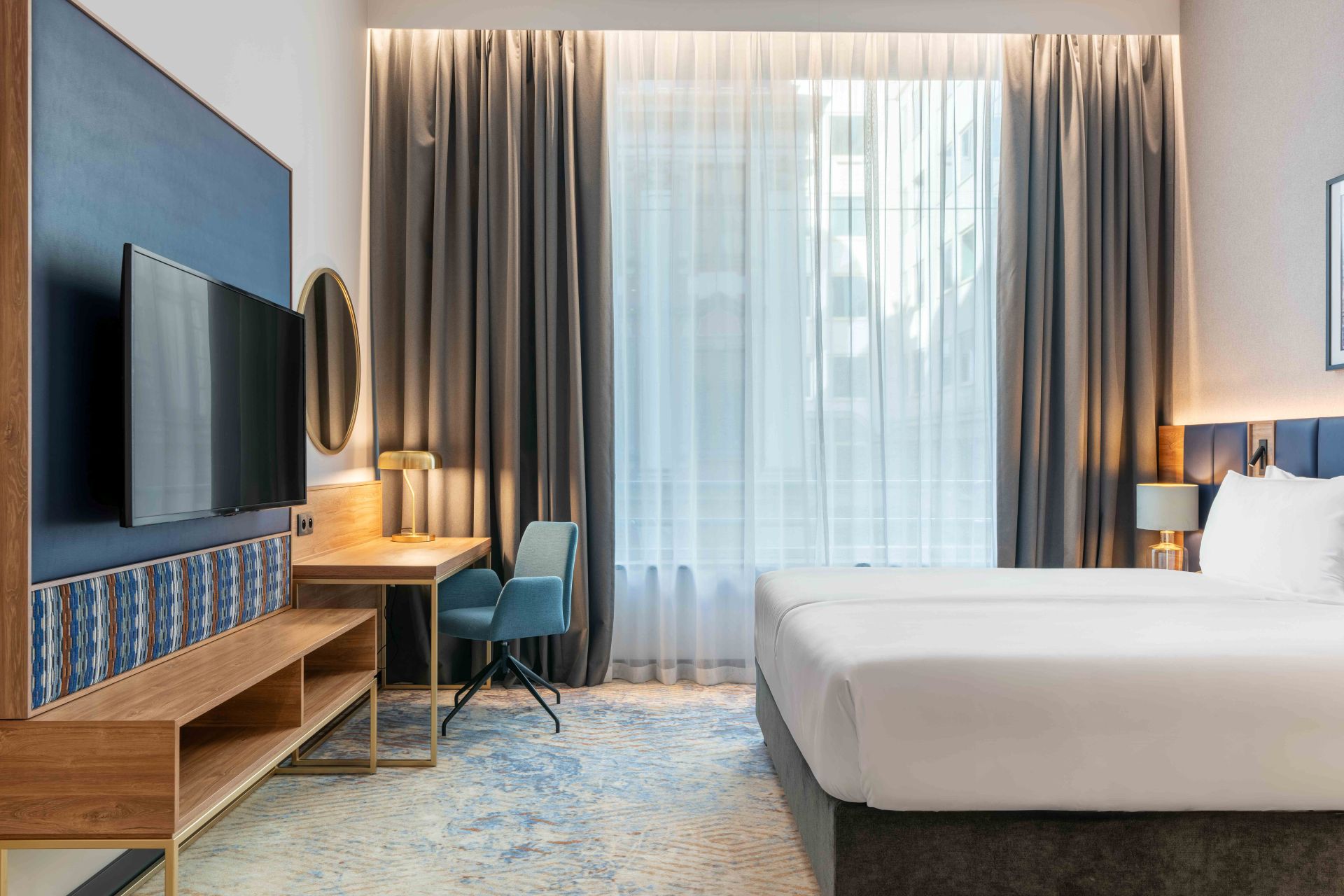 Business King Room