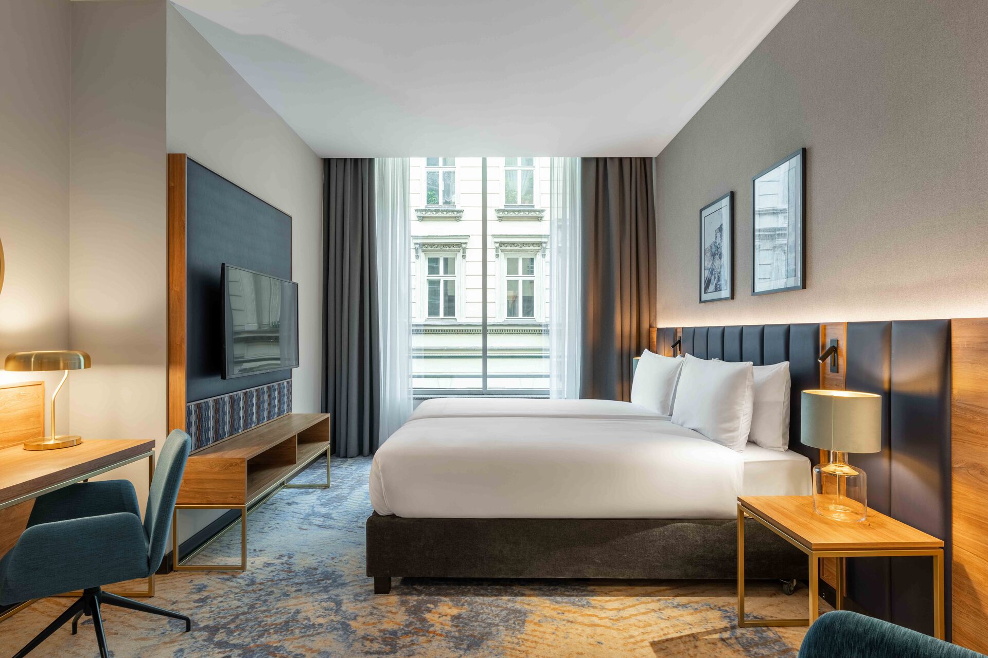 Deluxe Suite